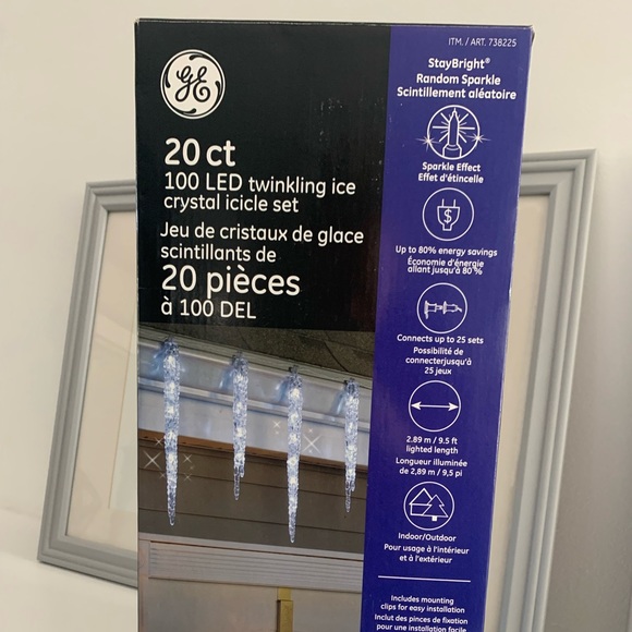 Gorgeous Outdoor Icicle Lights—LED - Picture 1 of 2